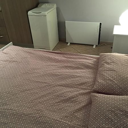 Monolocale Torino Apartment Bagian luar foto