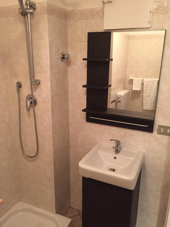 Monolocale Torino Apartment Bagian luar foto